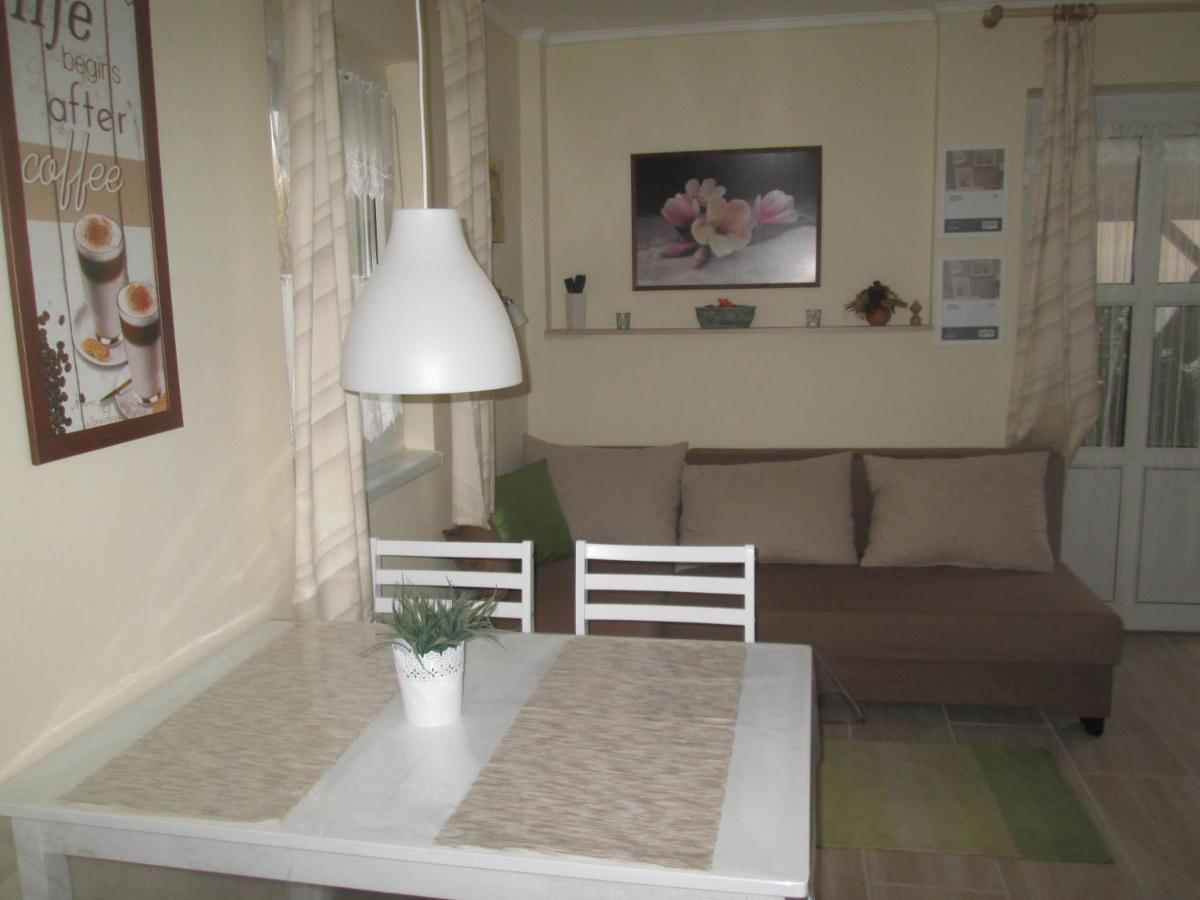 Gyenesi Virag Apartman เจเนชดิแอช ภายนอก รูปภาพ