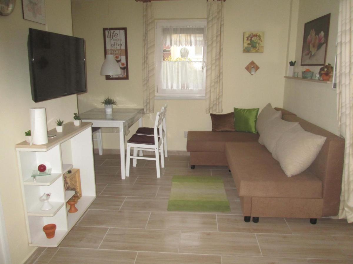 Gyenesi Virag Apartman เจเนชดิแอช ภายนอก รูปภาพ